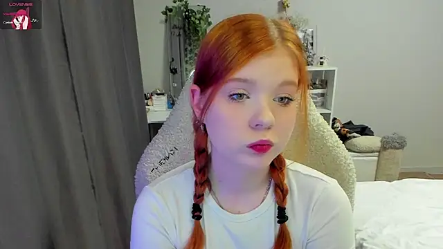 Snapshot of ttq__ chatting on June 19, 8:12 pm ttq online show from June 19, 8:12 pm
