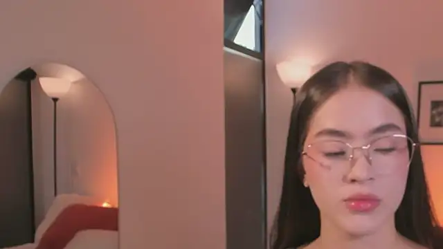 Snapshot of LizzyColins chatting on July 11, 7:49 pm LizzyColins online show from July 11, 7:49 pm