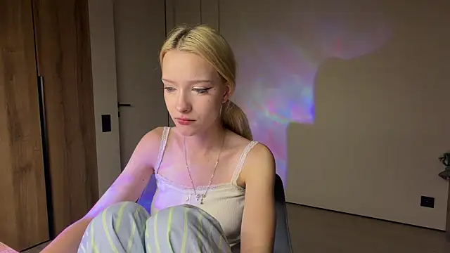 Anny qte online show from June 26, 7:18 pm