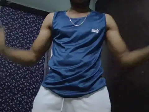 Snapshot of Hottie_Guy_hyd3 chatting on June 24, 4:28 pm Hottie Guy hyd3 online show from June 24, 4:28 pm