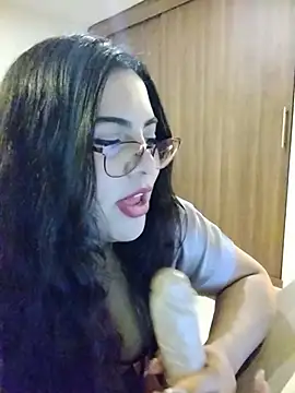 Roxxy Sade online show from July 1, 11:59 pm