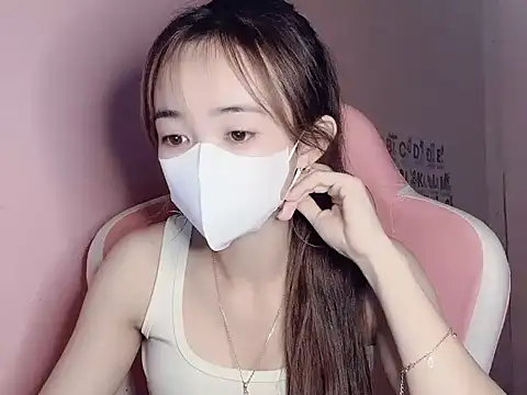 Snapshot of Alee8668 chatting on July 14, 5:29 pm Alee8668 online show from July 14, 5:29 pm