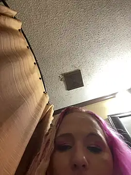 Snapshot of DanielleVineyard chatting on June 4, 11:22 pm DanielleVineyard online show from June 4, 11:22 pm