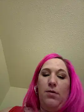 Snapshot of DanielleVineyard chatting on June 28, 5:35 am DanielleVineyard online show from June 28, 5:35 am