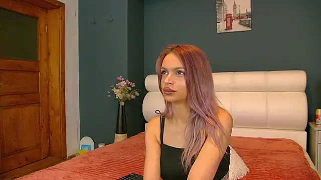 Tiny Tease online show from June 1, 8:10 pm