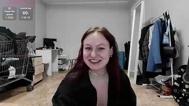 LoiseLovetto online show from July 8, 6:12 pm