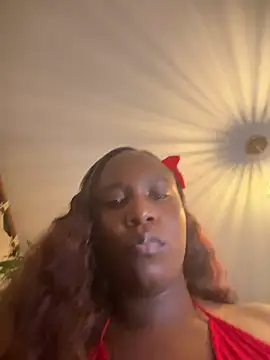 Snapshot of Dulceyesi chatting on June 15, 5:09 am Dulceyesi online show from June 15, 5:09 am