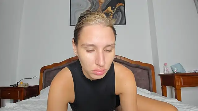 Snapshot of SofiClimbing chatting on October 11, 4:05 pm SofiClimbing online show from October 11, 4:05 pm