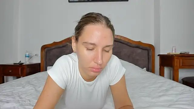 Snapshot of SofiClimbing chatting on November 25, 6:24 am SofiClimbing online show from November 25, 6:24 am