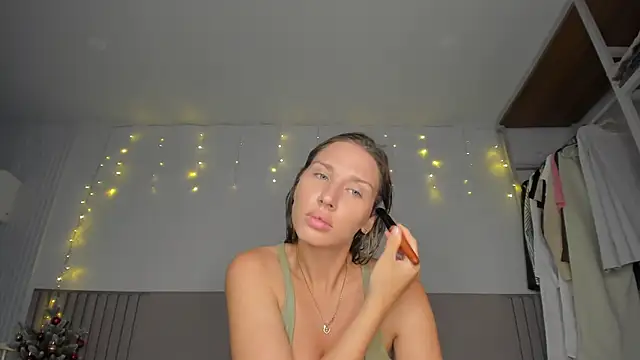 Snapshot of SofiClimbing chatting on February 1, 3:16 am SofiClimbing online show from February 1, 3:16 am