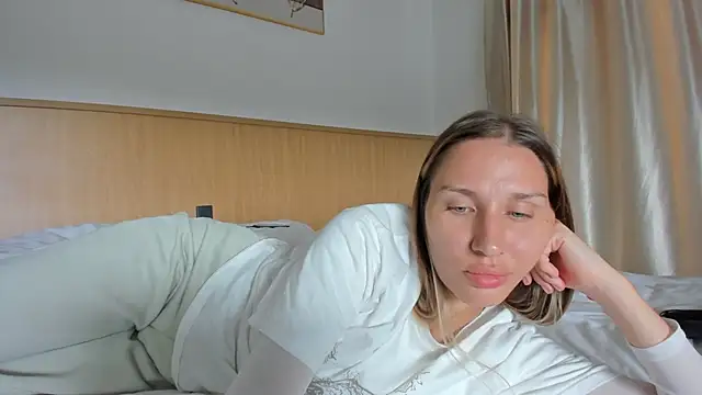 Snapshot of SofiClimbing chatting on March 14, 5:46 am SofiClimbing online show from March 14, 5:46 am