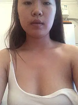 YiYi5520 online show from June 5, 10:10 am