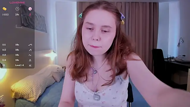 Snapshot of Teasemelisa chatting on June 24, 6:12 am Teasemelisa online show from June 24, 6:12 am
