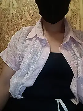 assurl-love online show from June 4, 4:35 pm