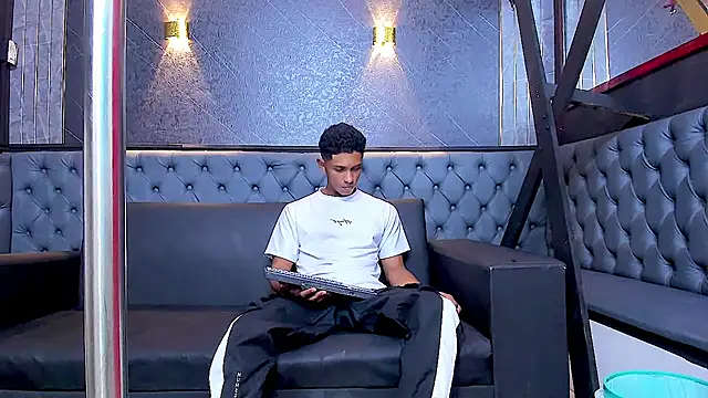 Snapshot of Yoel_Blessed chatting on July 10, 11:57 am Yoel Blessed online show from July 10, 11:57 am