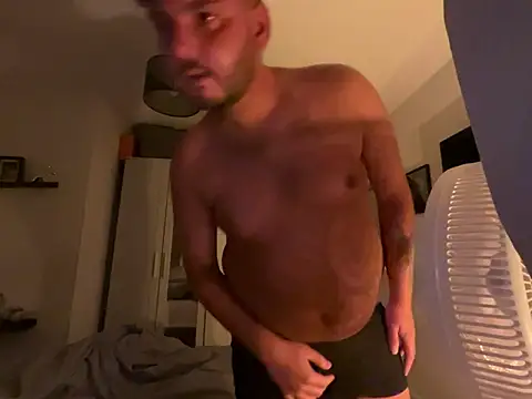 Snapshot of jakeyboyxx chatting on June 17, 9:49 pm jakeyboyxx online show from June 17, 9:49 pm