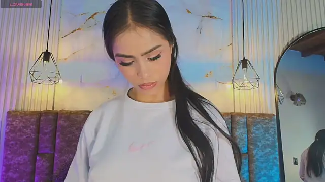 KENNIA SWEETIEE online show from June 29, 10:15 am