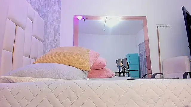 bunny blush12 online show from June 5, 7:08 pm