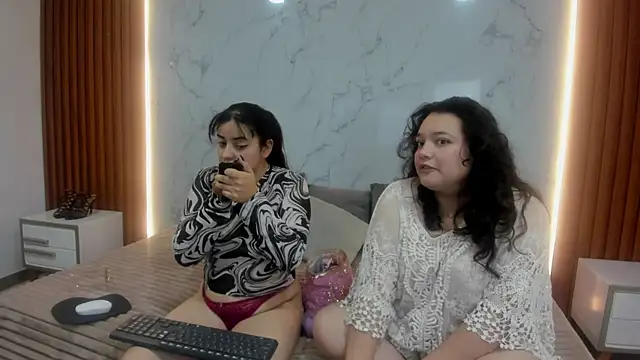 genesis y moon online show from July 11, 12:30 pm