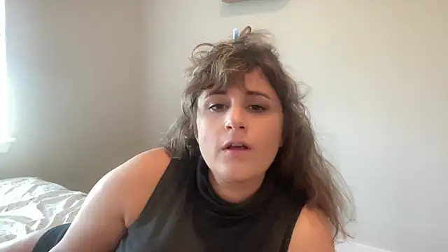 Snapshot of maddiliz chatting on October 15, 6:52 pm maddiliz online show from October 15, 6:52 pm