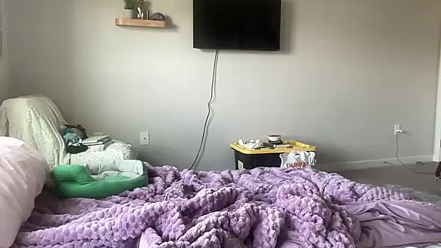 maddiliz online show from December 17, 6:14 pm