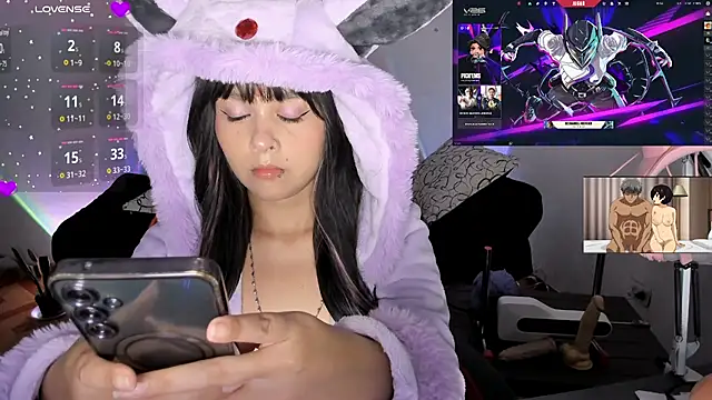 Snapshot of Miss_kittyX chatting on June 6, 11:42 pm Miss kittyX online show from June 6, 11:42 pm
