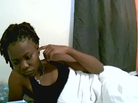 Snapshot of QueenSar chatting on June 22, 5:15 am QueenSar online show from June 22, 5:15 am