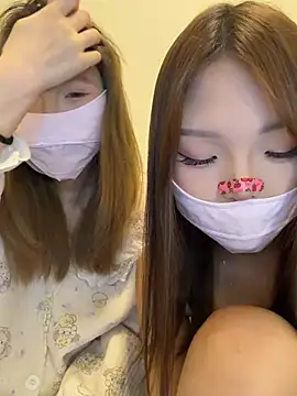 Snapshot of QIQI-QIQI-01 chatting on July 12, 8:27 am QIQI-QIQI-01 online show from July 12, 8:27 am
