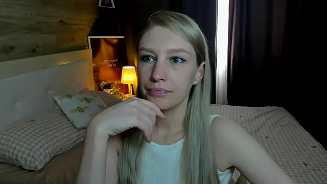 ReginaAmour online show from June 6, 1:27 pm