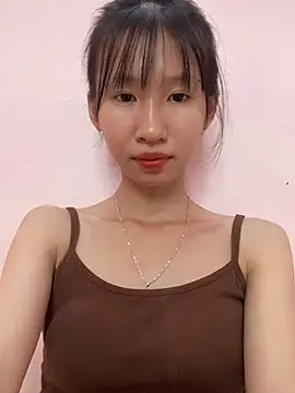 Snapshot of Abi_girl12 chatting on July 18, 5:55 am Abi girl12 online show from July 18, 5:55 am
