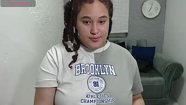 Snapshot of leilasosexy chatting on June 30, 1:23 pm leilasosexy online show from June 30, 1:23 pm