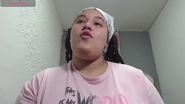 Snapshot of leilasosexy chatting on July 6, 12:57 pm leilasosexy online show from July 6, 12:57 pm