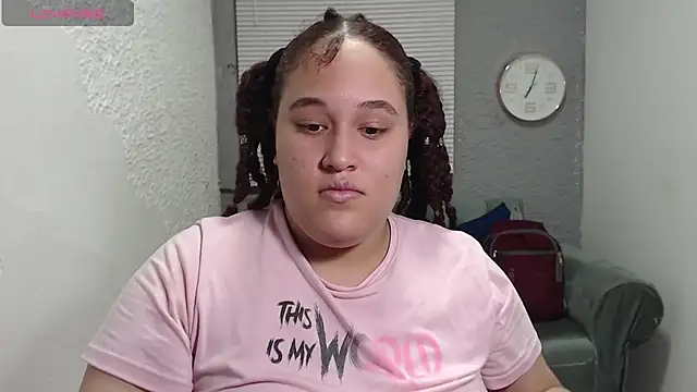 Snapshot of leilasosexy chatting on July 6, 3:03 pm leilasosexy online show from July 6, 3:03 pm