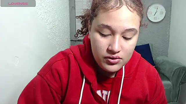 Snapshot of leilasosexy chatting on July 15, 12:43 pm leilasosexy online show from July 15, 12:43 pm