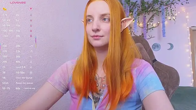 Snapshot of Elfie_Agatha chatting on June 19, 9:35 am Elfie Agatha online show from June 19, 9:35 am