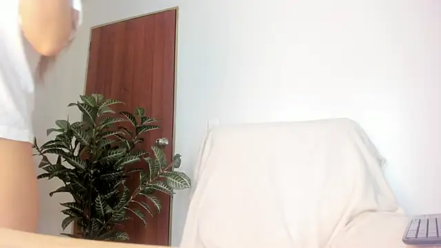 AbbyLancaster online show from June 4, 6:58 pm