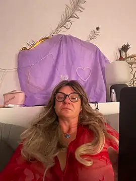 DirtyMarie80 online show from June 5, 5:58 am