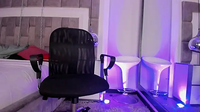 LucasThomson  online show from July 22, 4:04 am