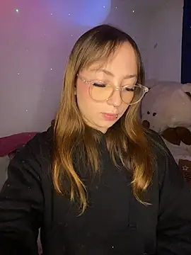 Caamii  online show from July 3, 3:35 am