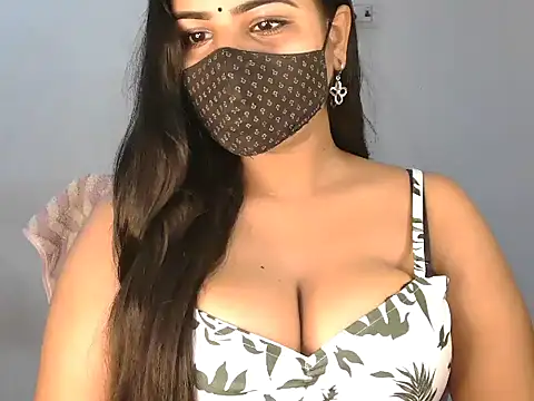 Curvy Deepa online show from June 24, 6:18 pm