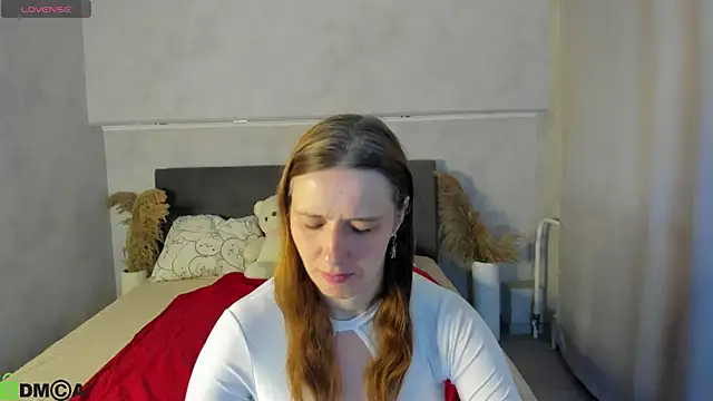 Snapshot of Kathrine-Meyer chatting on July 13, 1:08 am Kathrine-Meyer online show from July 13, 1:08 am