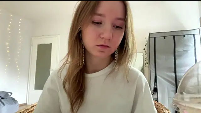 smalllisa online show from June 5, 3:07 pm