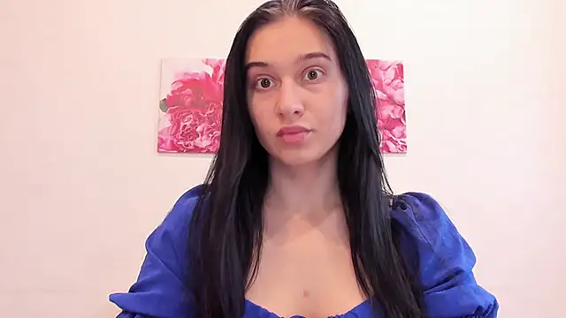 Camilla  Noor online show from June 8, 4:29 pm