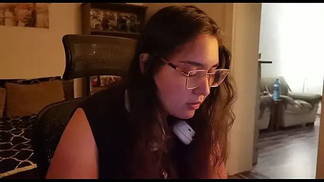 RosieBonbon online show from June 6, 9:41 pm