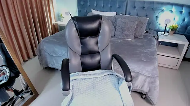 kat cute   online show from June 5, 6:52 am
