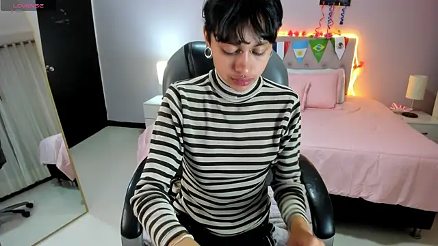 Snapshot of kat_cute__ chatting on June 21, 3:42 am kat cute online show from June 21, 3:42 am