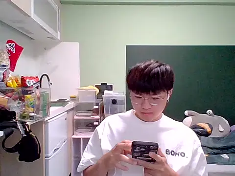 Snapshot of Yang_571 chatting on June 8, 9:15 pm Yang 571 online show from June 8, 9:15 pm