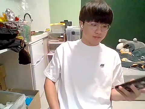 Snapshot of Yang_571 chatting on June 27, 5:18 pm Yang 571 online show from June 27, 5:18 pm
