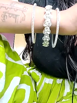 Snapshot of Romantic_riya_06 chatting on June 29, 6:41 am Romantic riya 06 online show from June 29, 6:41 am