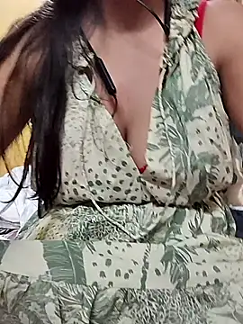 Snapshot of Romantic_riya_06 chatting on July 16, 5:41 pm Romantic riya 06 online show from July 16, 5:41 pm